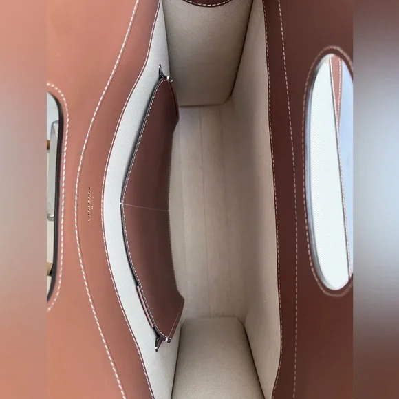 🔴SOLD🔴 BURBERRY Medium Pocket Logo Canvas and Leather Tote - Picture 12 of 16
